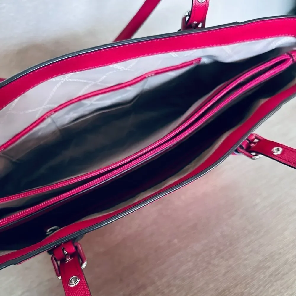 NWOT Michael Kors Pink Raspberry Voyager Tote Shoulder Bag Purse